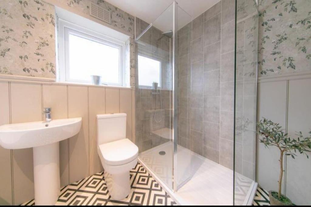 Recently Refurbished Home. Poulton-le-Fylde Eksteriør bilde